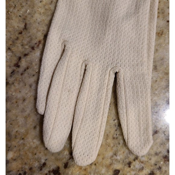Vintage Size M Stretch Nylon Formal Beige 8" Gloves Pleated Fan Wrist Helanca - Picture 2 of 16